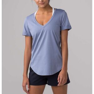 Women Lululemon Love Tee II Short Sleeve Relaxed Fit Hip Length in Peri Purple